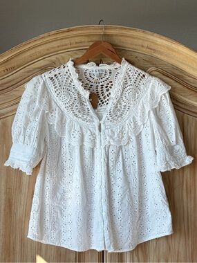 Lucky & Coco White Eyelet Lace Ruffled Button-Down Top Women’s Blouse Size Large